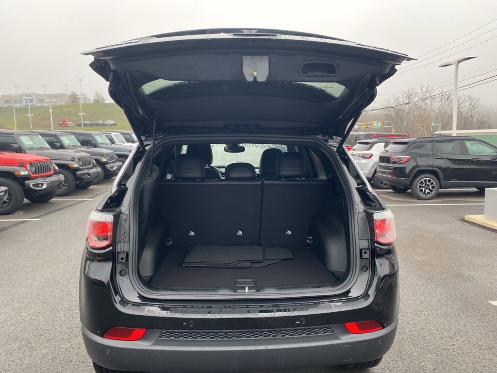 New 2026 Jeep Compass Limited AWD/4WD image 16