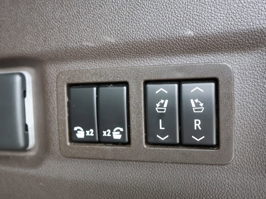 Used 2023 GMC Yukon XL Denali w/ Max Trailering Package AWD/4WD image 32