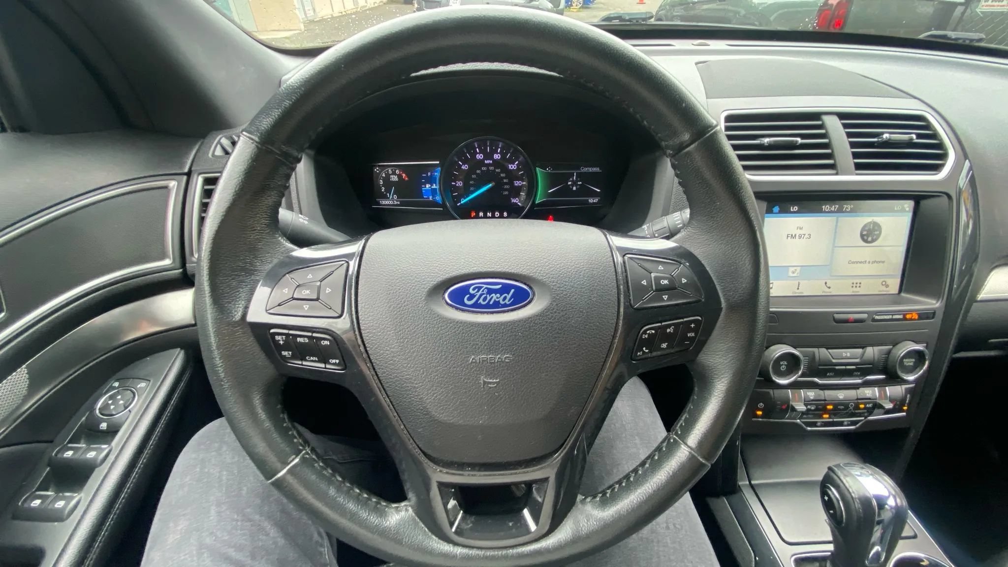 Used 2018 Ford Explorer XLT w/ Equipment Group 202A AWD/4WD image 27