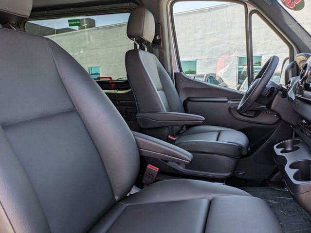 Used 2025 Mercedes-Benz Sprinter 2500 image 20