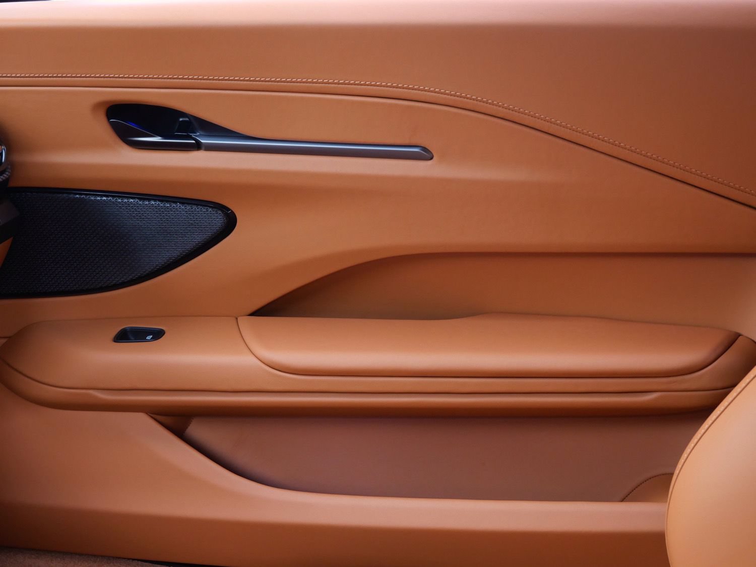 New 2026 Aston Martin V8 Vantage S RWD image 20