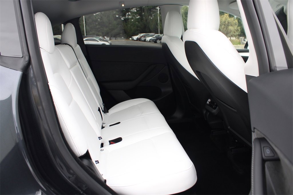 Used 2025 Tesla Model Y Long Range image 22