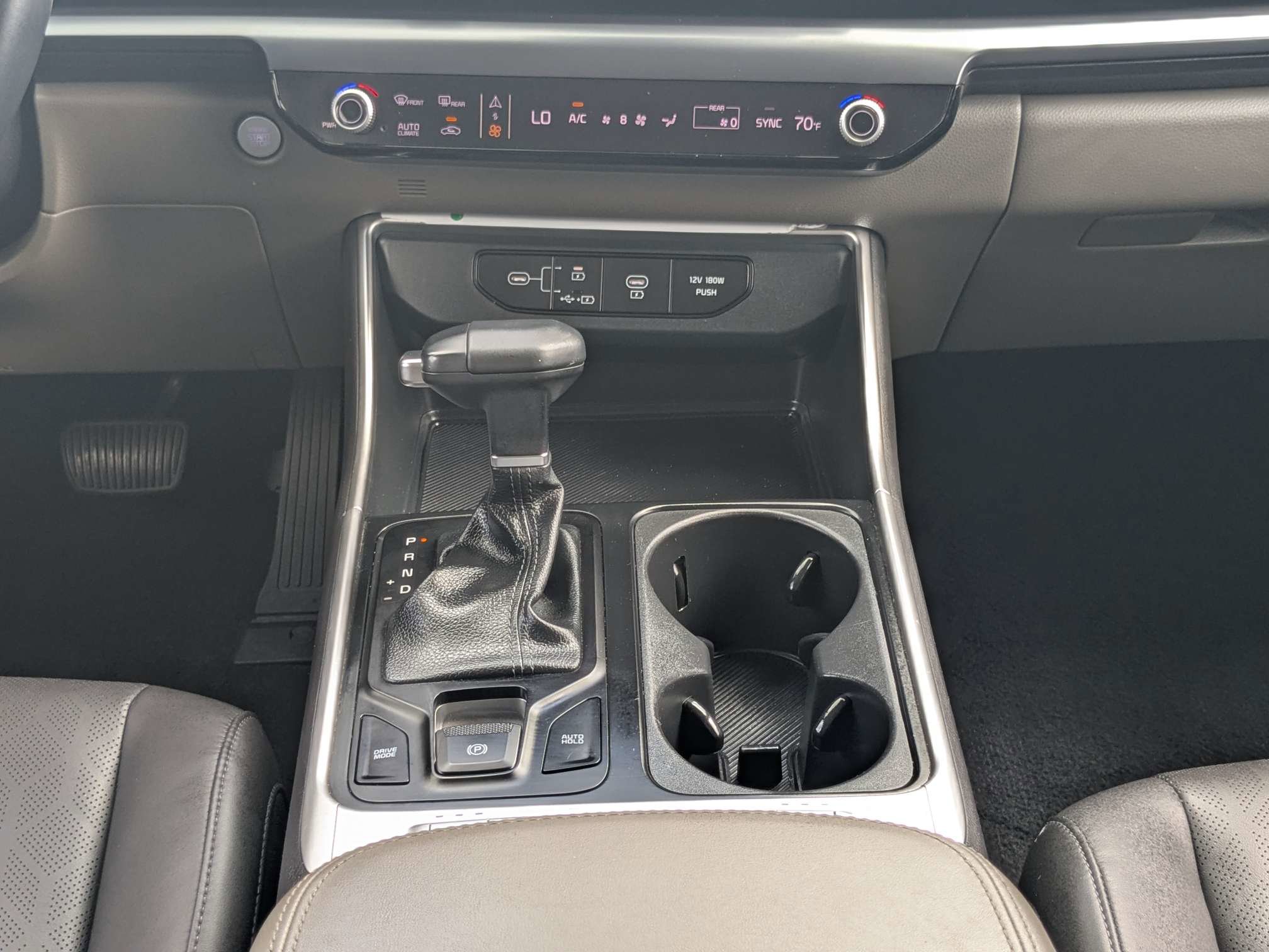 Used 2025 Kia Carnival FWD image 23