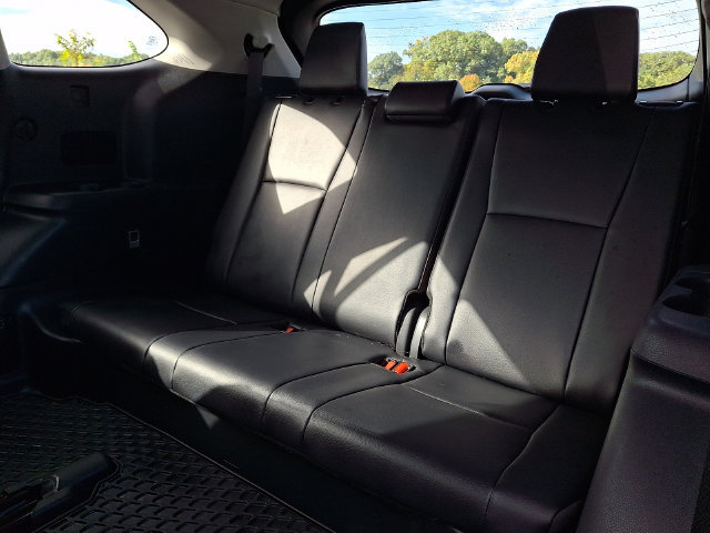 Used 2025 Toyota Highlander XLE AWD/4WD image 19