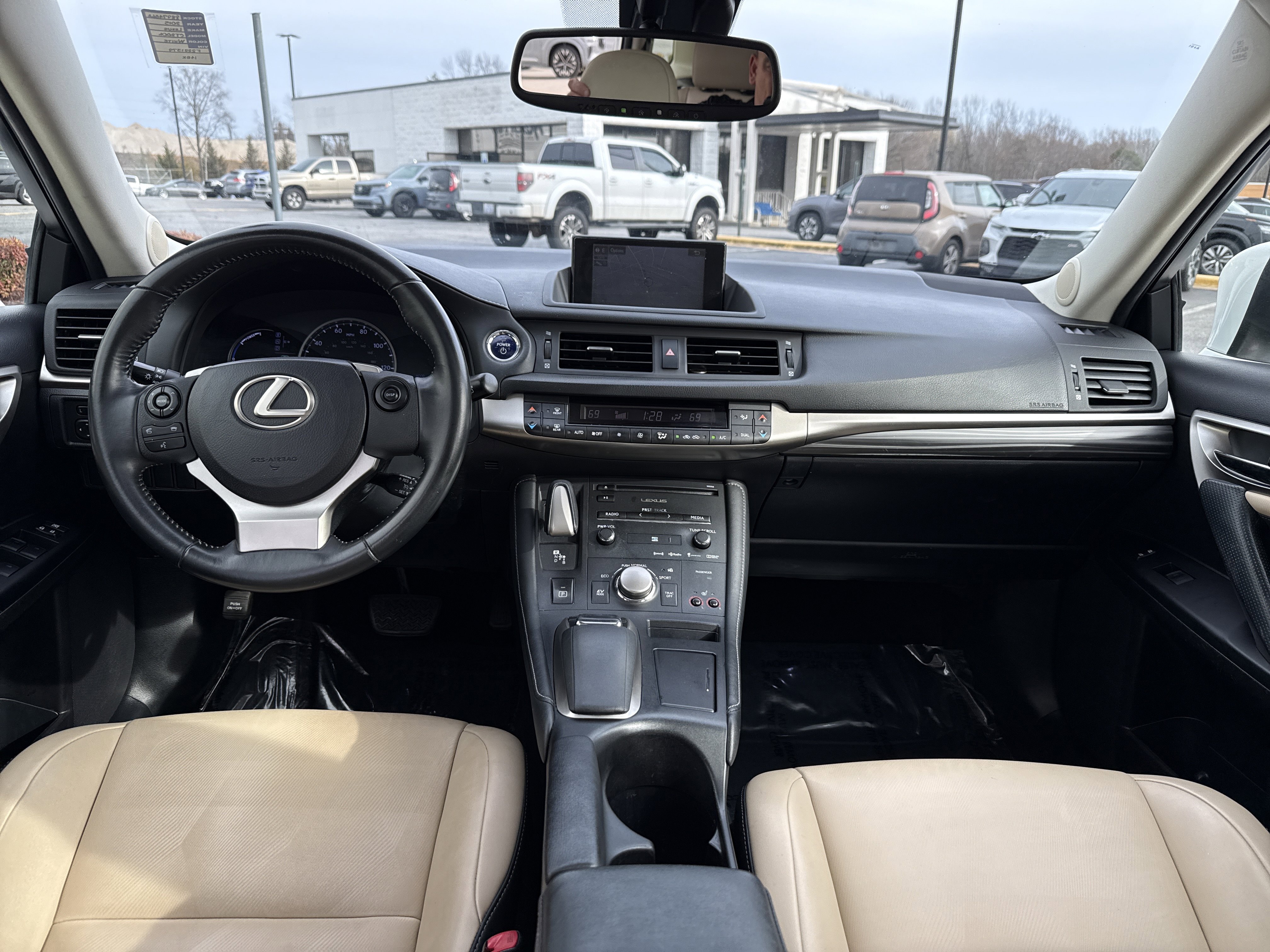 Used 2015 Lexus CT 200h w/ Navigation Package image 29