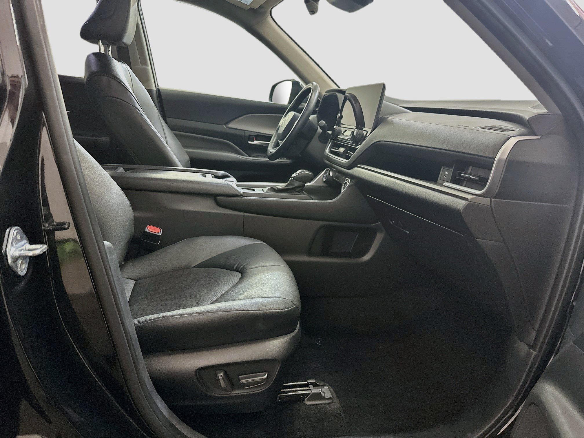 Used 2025 Toyota Grand Highlander AWD image 34