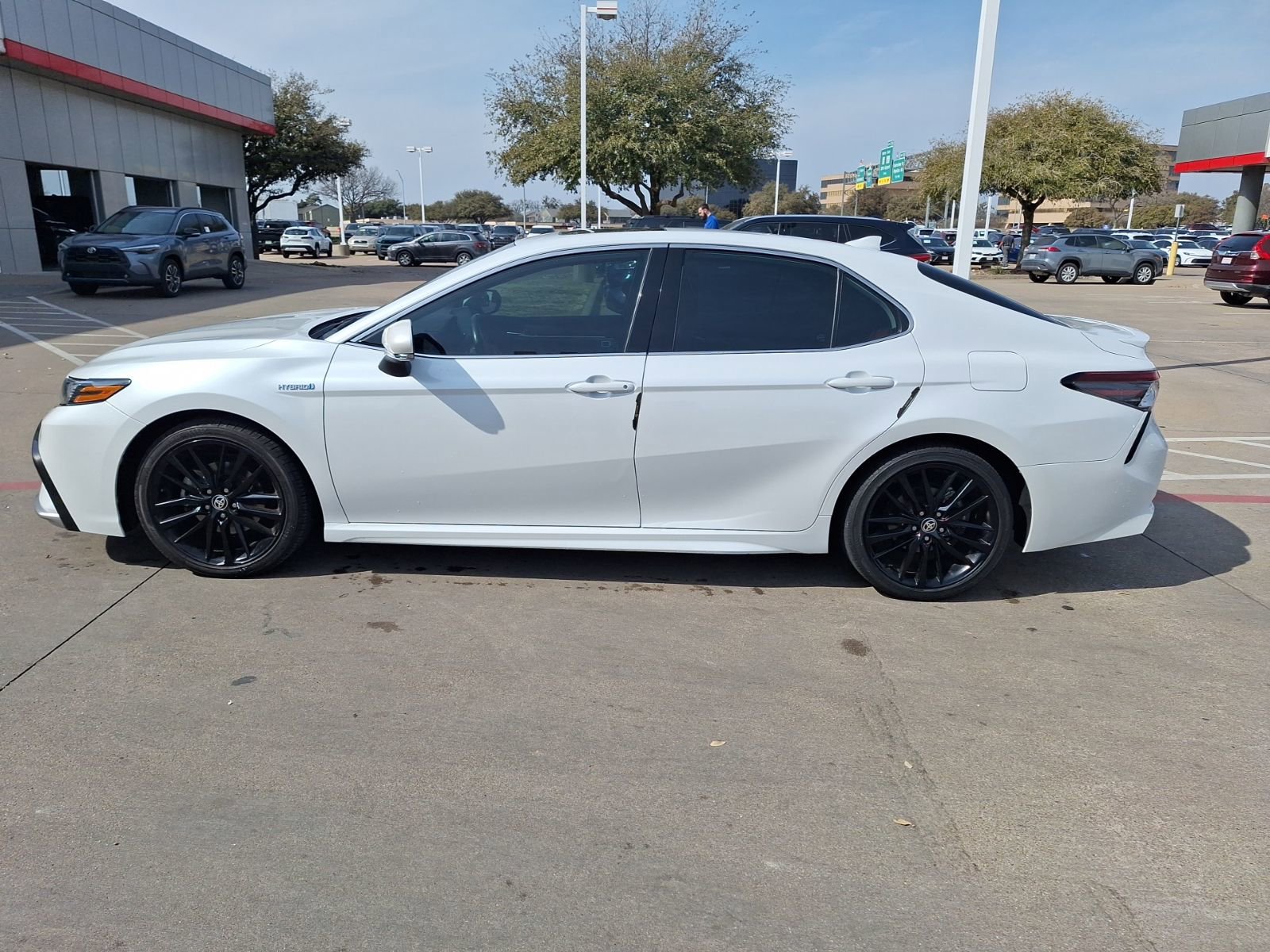Used 2021 Toyota Camry XSE w/ Cold Weather Package image 3