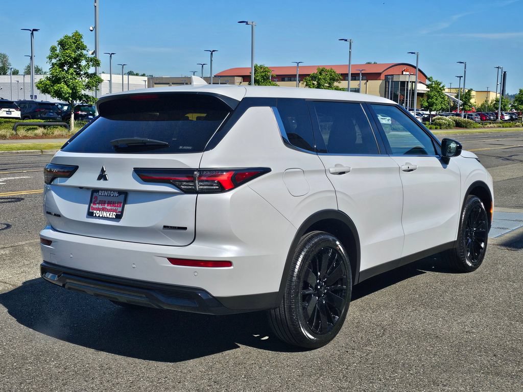 New 2026 Mitsubishi Outlander LE AWD/4WD image 5