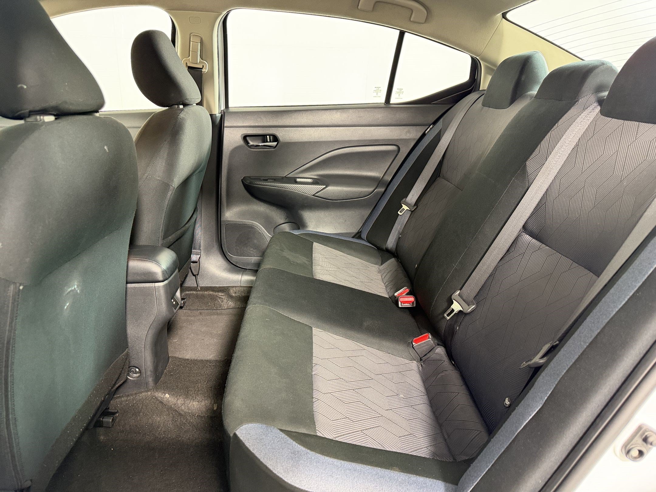 Used 2024 Nissan Versa SV FWD image 21