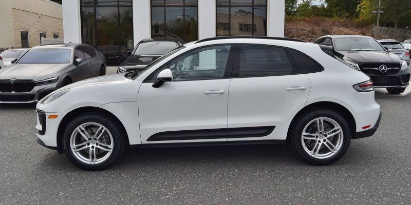 Used 2023 Porsche Macan image 4