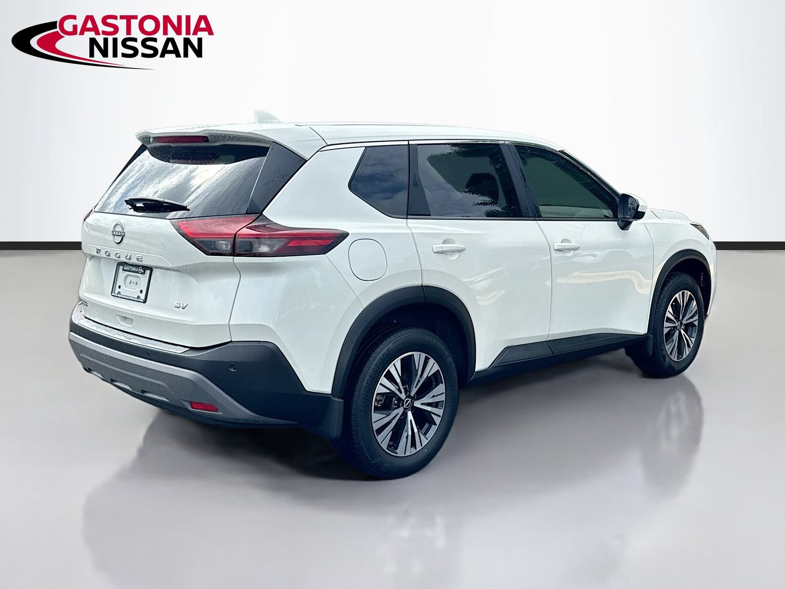 Used 2023 Nissan Rogue SV FWD image 9