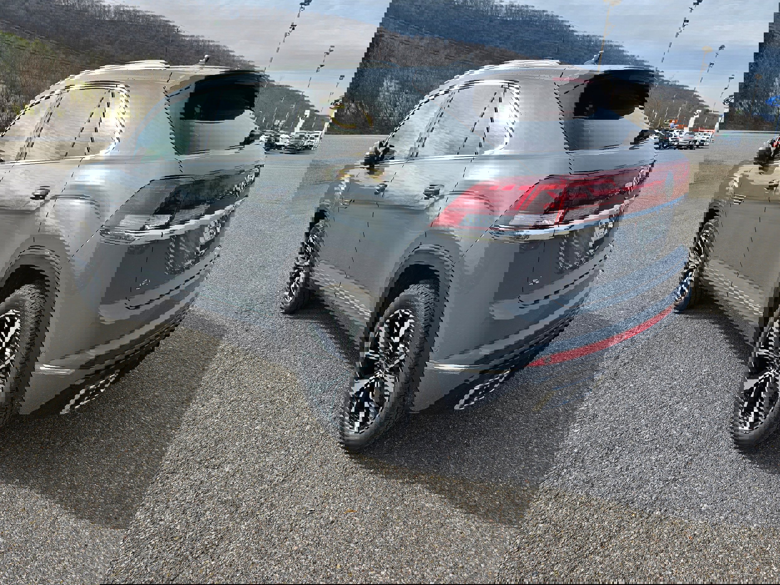 New 2026 Volkswagen Atlas Cross Sport SEL Premium R-Line image 5