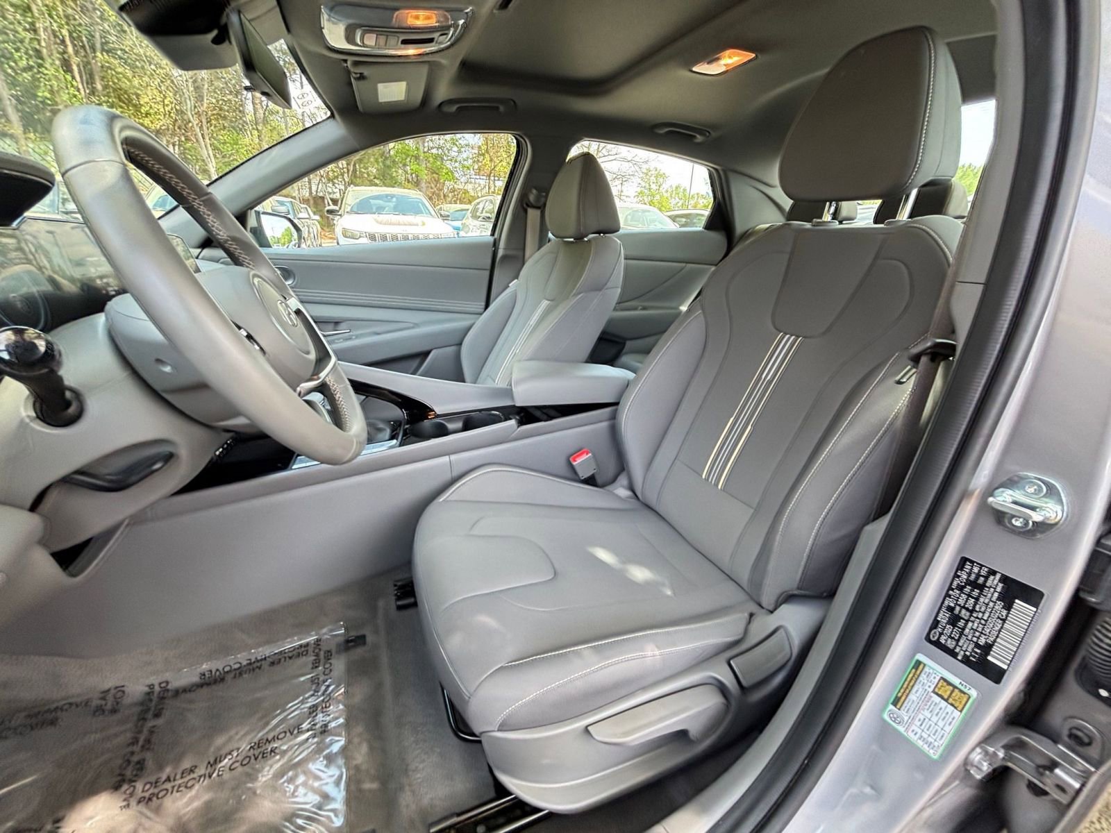 Used 2025 Hyundai Elantra SEL FWD image 38