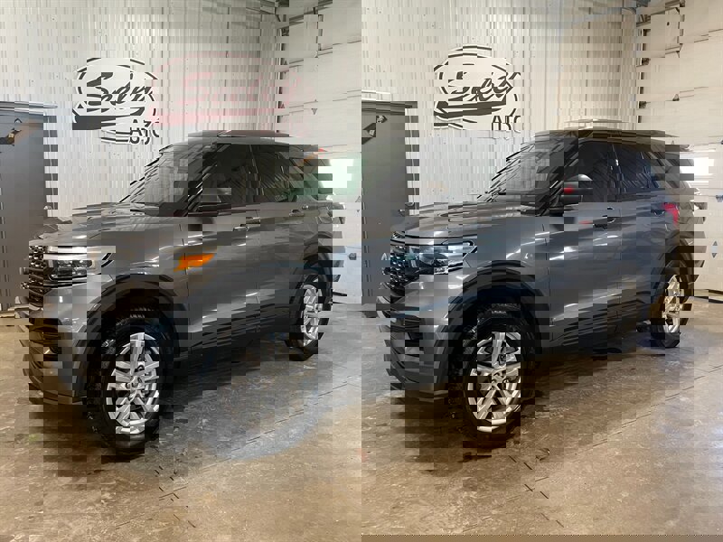 Used 2022 Ford Explorer 4WD w/ Class IV Trailer Tow Package image 1