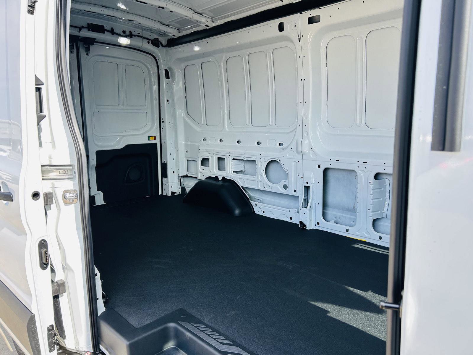 New 2026 Ford Transit 250 148 Medium Roof RWD image 21