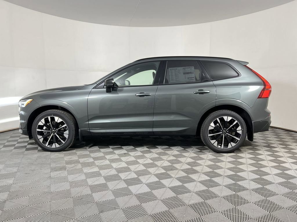 New 2026 Volvo XC60 B5 Plus w/ Climate Package image 5