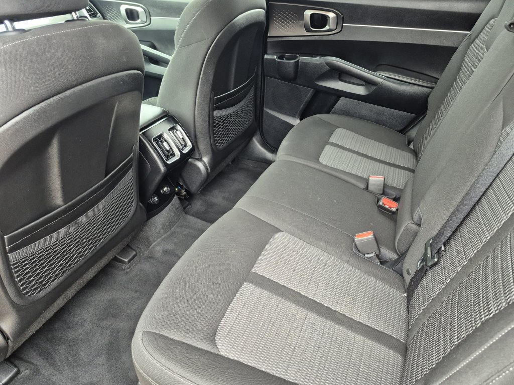 Certified 2022 Kia Sorento LX AWD/4WD image 13