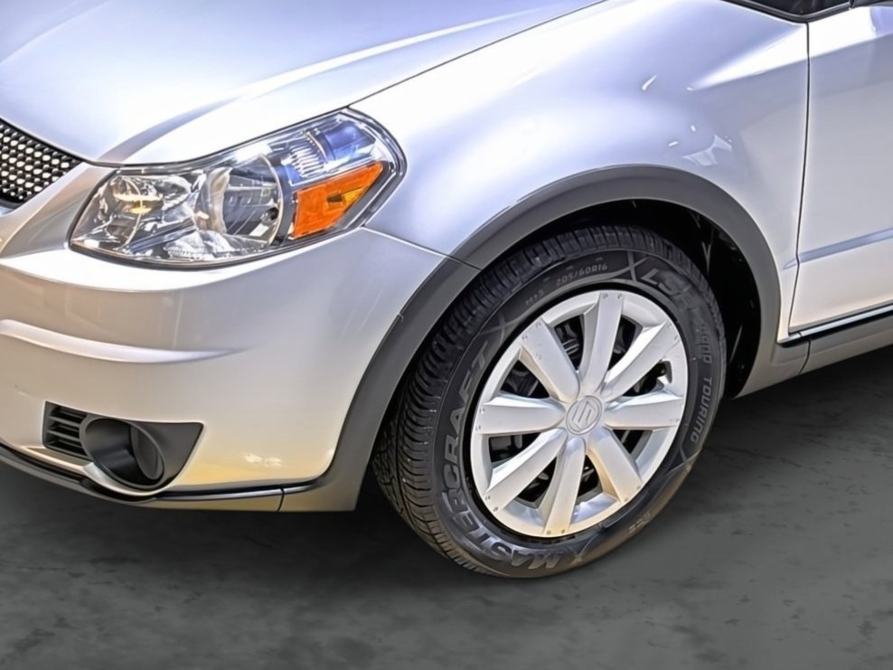 Used 2011 Suzuki SX4 AWD Hatchback image 7