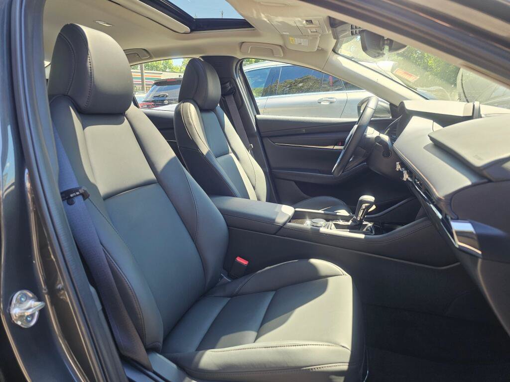 Used 2025 MAZDA MAZDA3 s FWD image 12