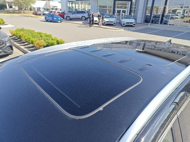 Used 2024 Buick Enclave Avenir image 24