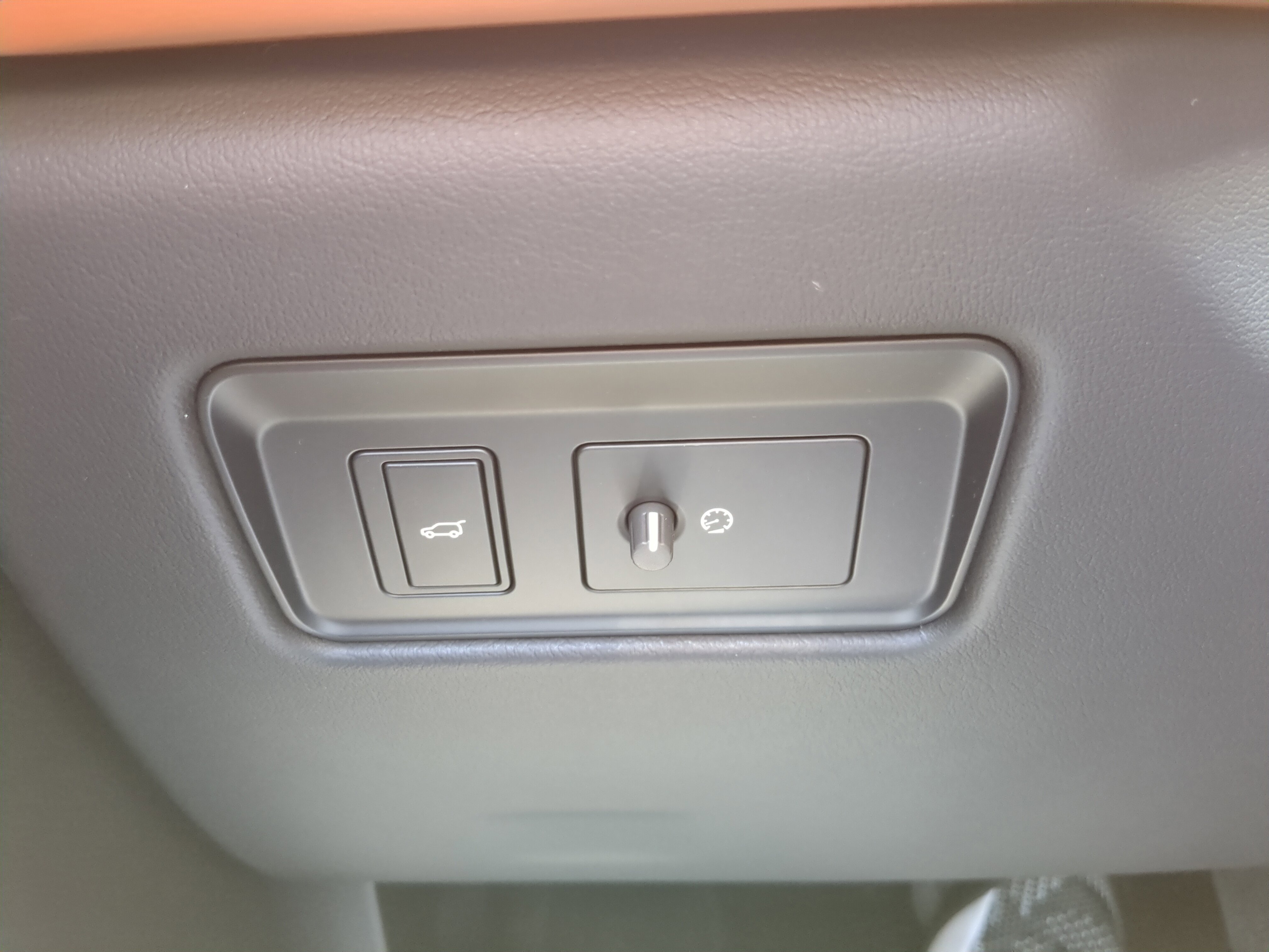 New 2026 Jaguar F-PACE R-Dynamic S image 31