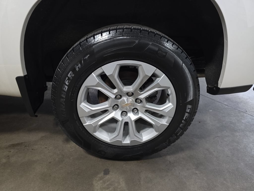 Used 2022 Chevrolet Silverado 1500 LTZ AWD/4WD image 36