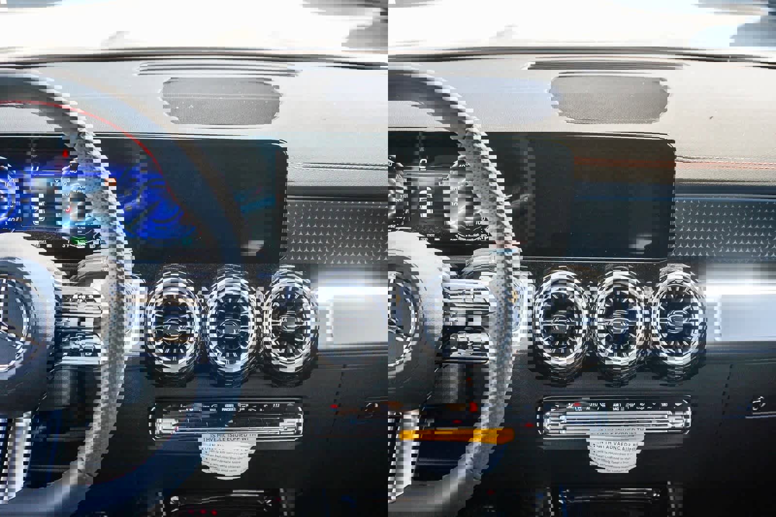 Used 2024 Mercedes-Benz EQB 300 4MATIC image 14