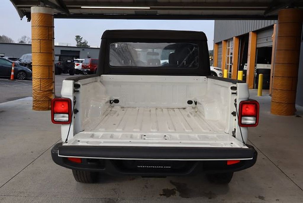 Used 2020 Jeep Gladiator Sport image 13