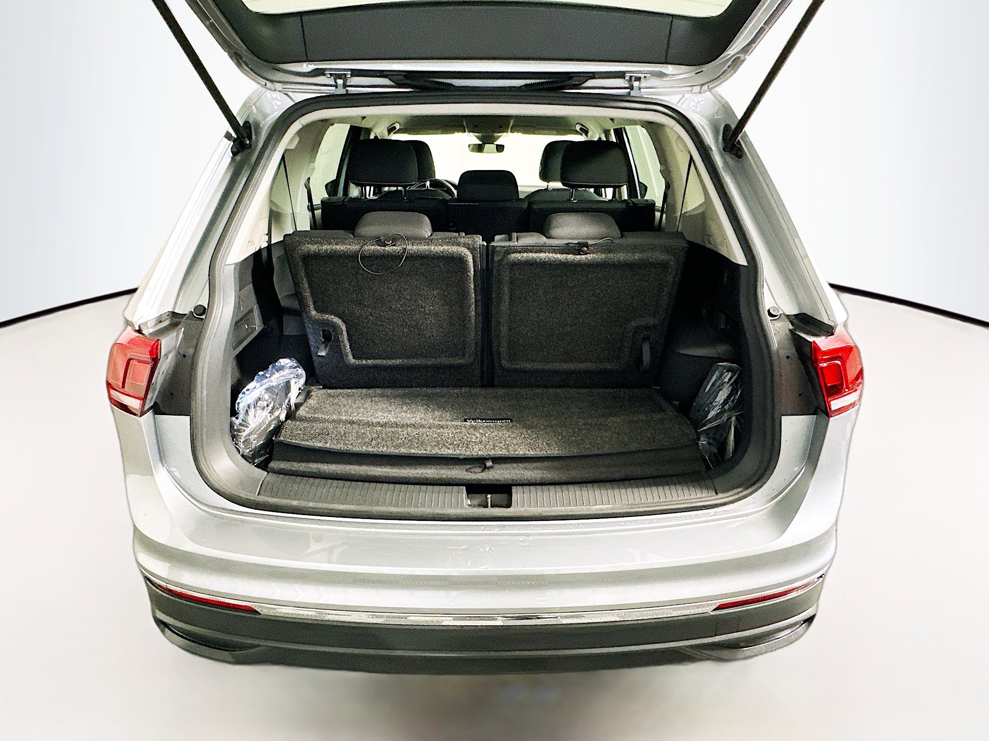 Used 2022 Volkswagen Tiguan S FWD image 28