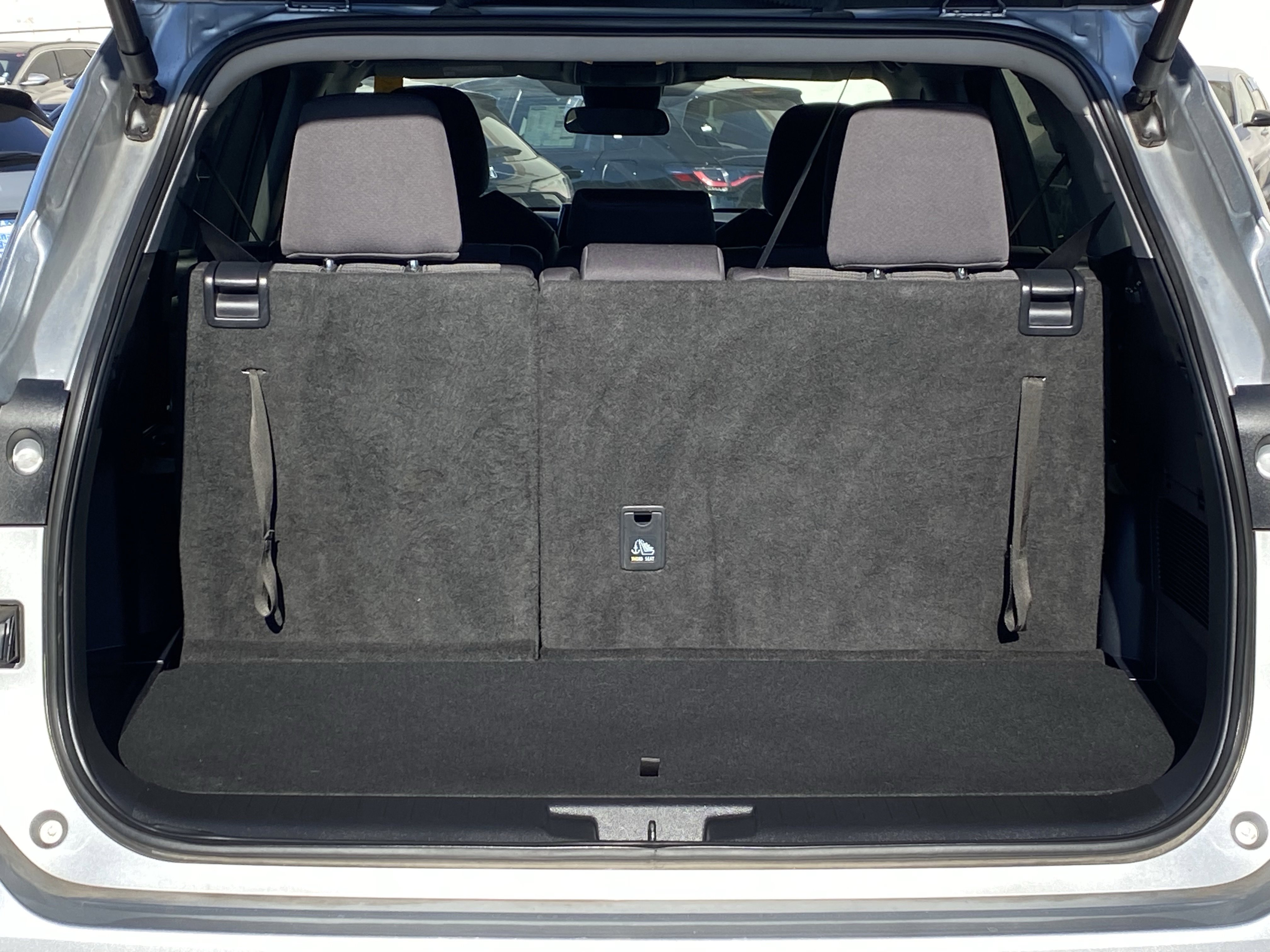 Used 2024 Toyota Highlander LE image 13