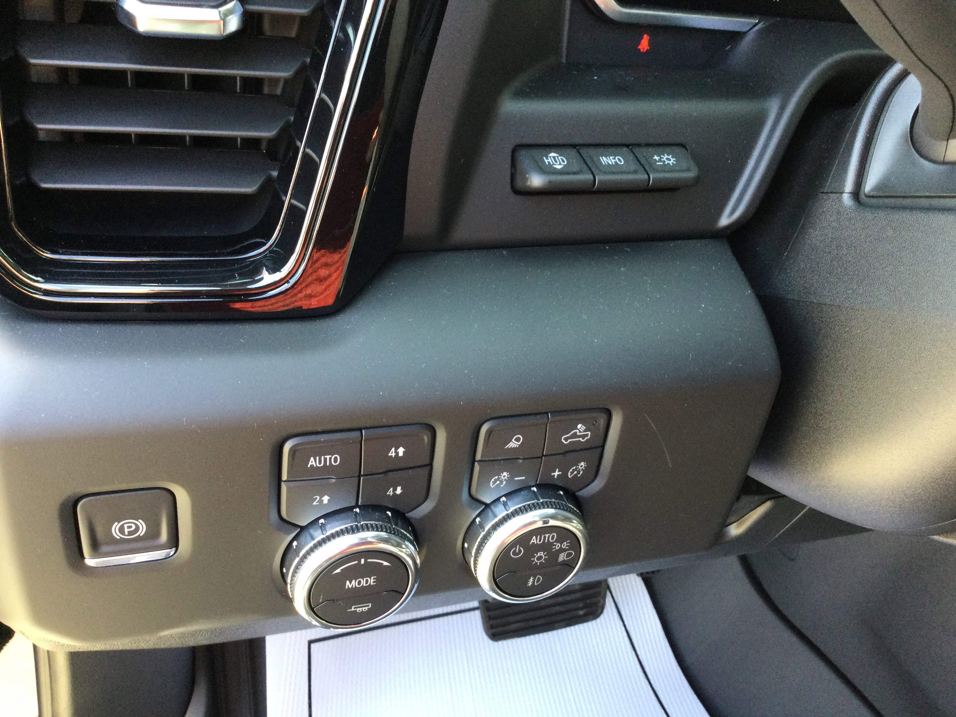 New 2026 GMC Sierra 3500 AT4 w/ AT4 Premium Plus Package image 12