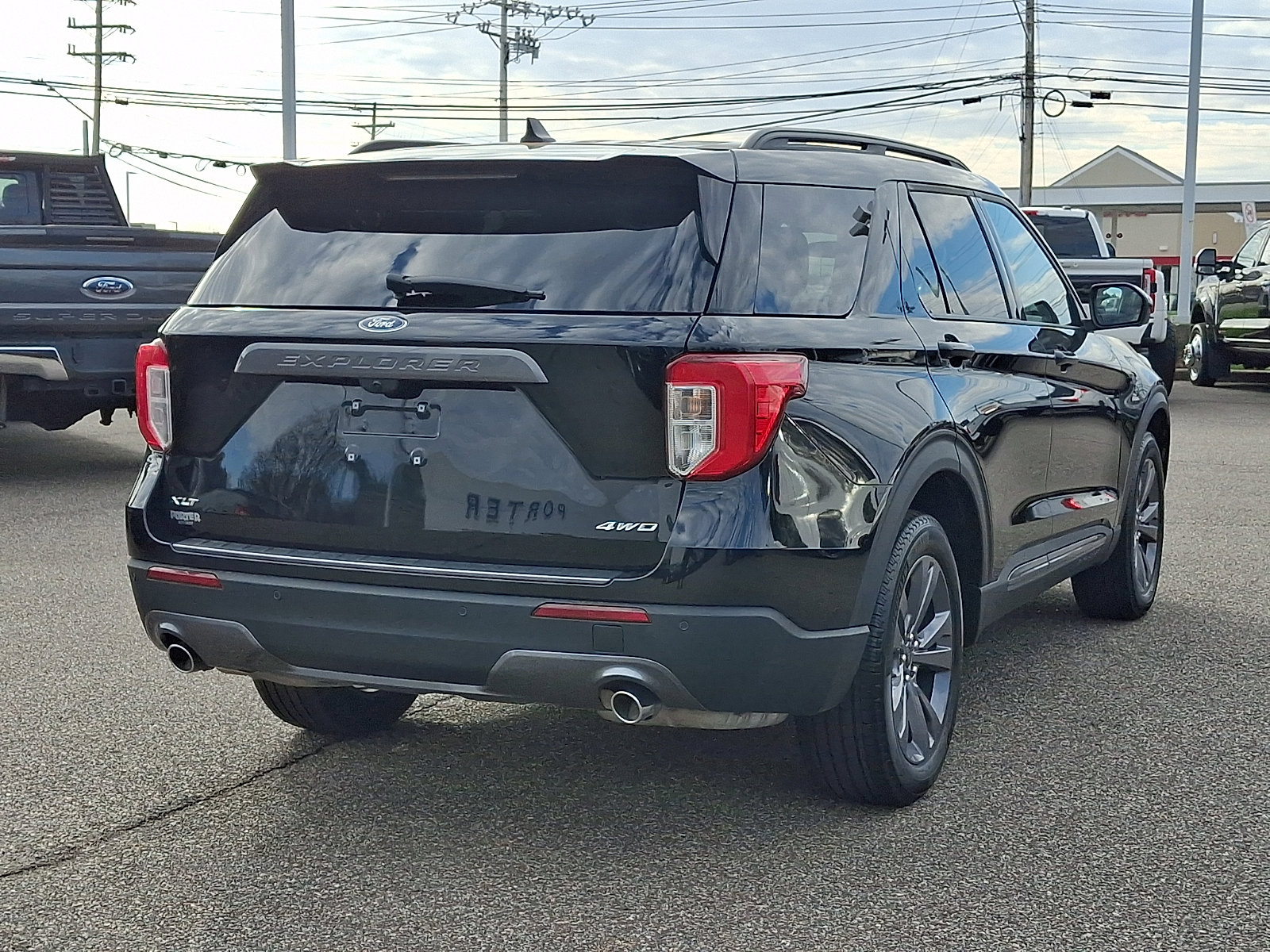 Certified 2024 Ford Explorer XLT w/ Equipment Group 202A image 10