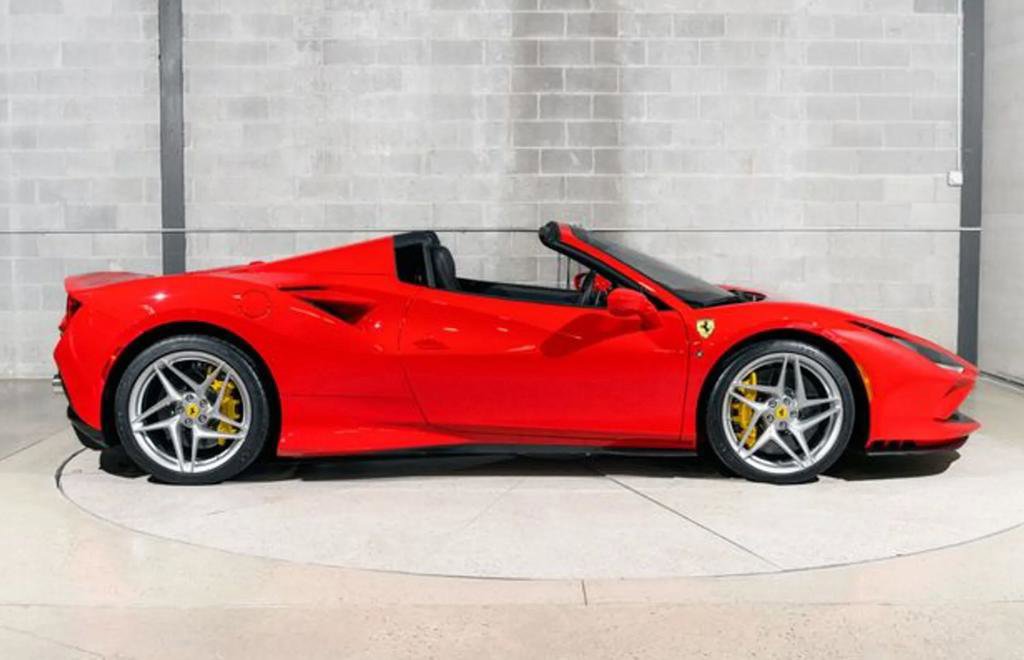 Used 2023 Ferrari F8 Tributo RWD image 3