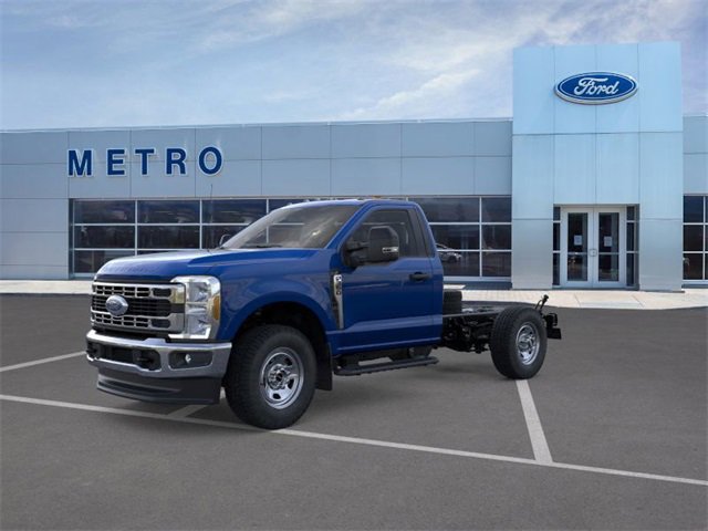 New 2026 Ford F350 XL w/ XL Chrome Package image 2