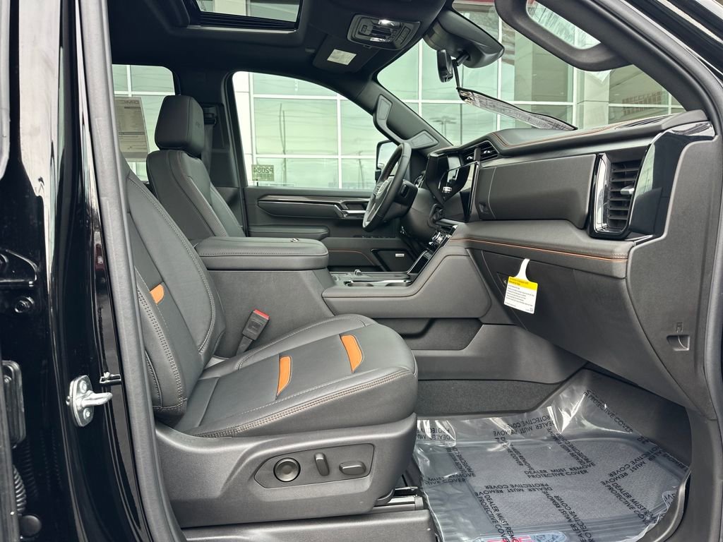 Used 2025 GMC Sierra 3500 AT4 w/ AT4 Premium Plus Package image 17