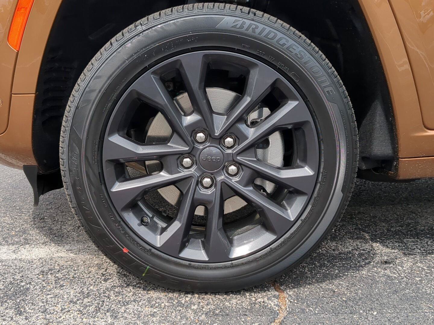 New 2026 Jeep Grand Cherokee L Limited AWD/4WD image 9