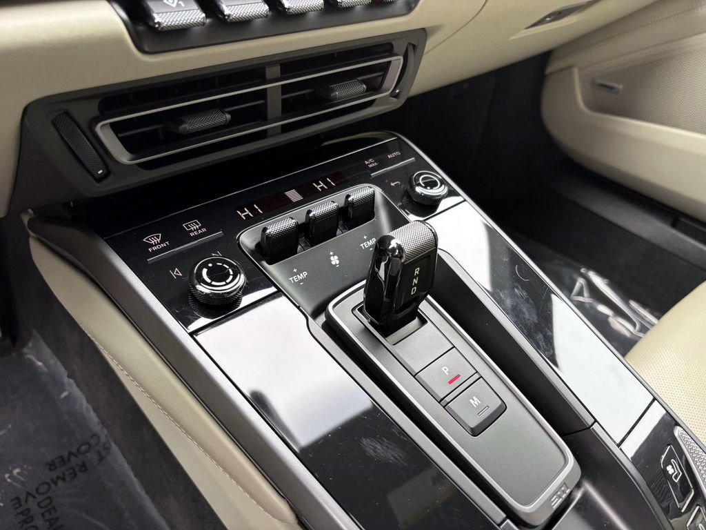 Certified 2022 Porsche 911 Carrera image 33