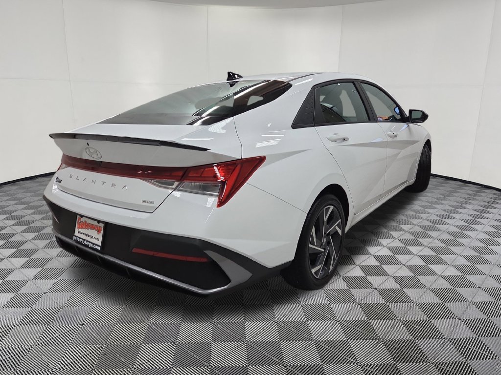 Used 2025 Hyundai Elantra SEL FWD image 4