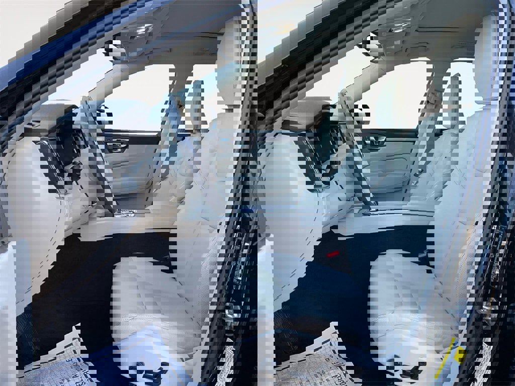 Certified 2023 Volvo XC60 B5 Plus w/ Protection Package Premier image 6