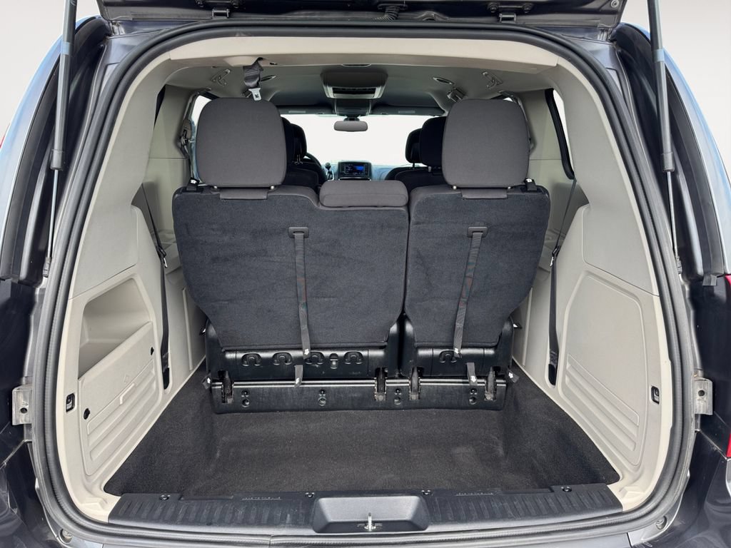 Used 2018 Dodge Grand Caravan SE w/ UConnect Hands-Free Group FWD image 5