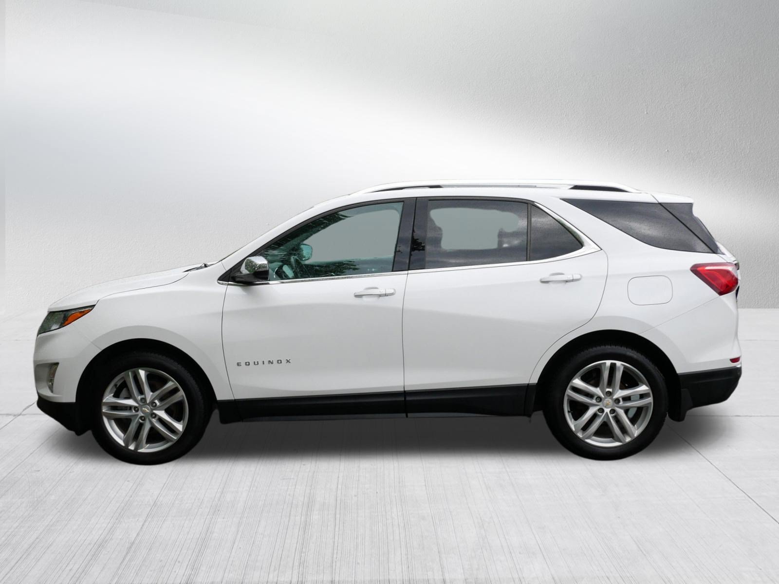 Used 2018 Chevrolet Equinox Premier AWD/4WD image 4