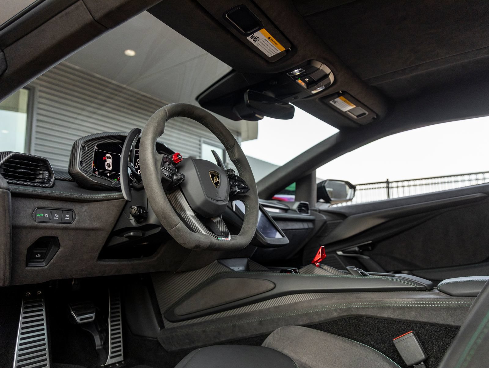 Used 2025 Lamborghini Revuelto AWD/4WD image 29