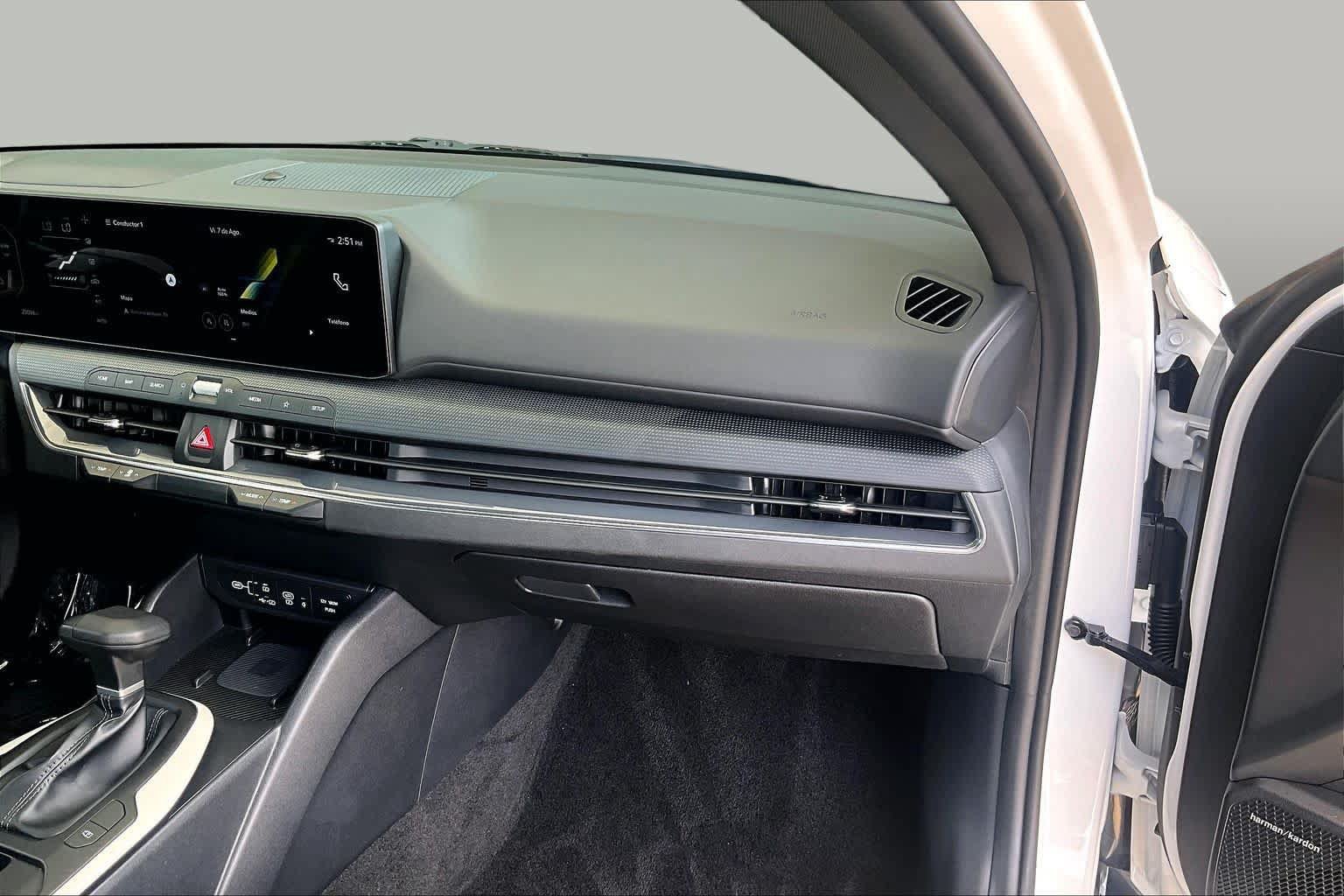 Used 2025 Kia K4 GT-Line w/ GT-Line Premium Package FWD image 17