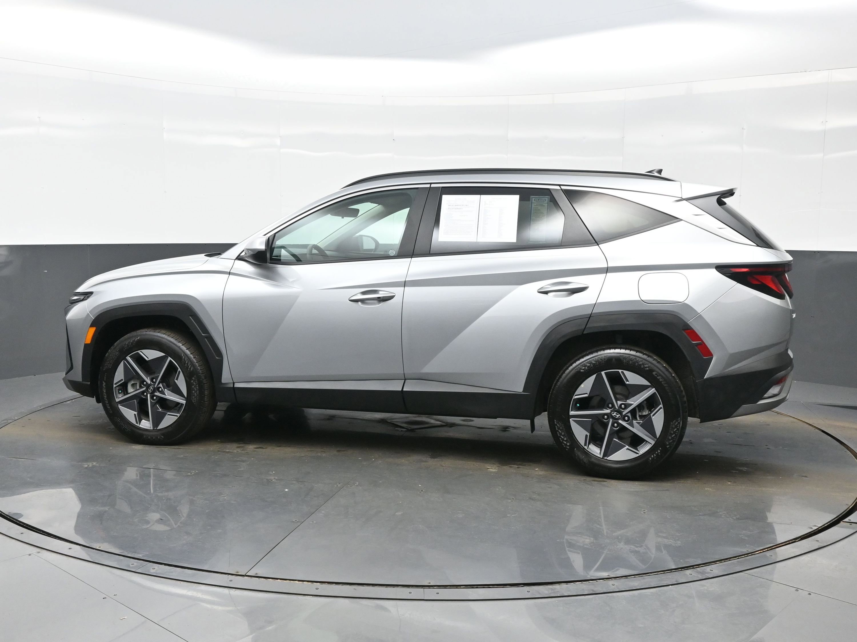 Used 2026 Hyundai Tucson SEL image 3