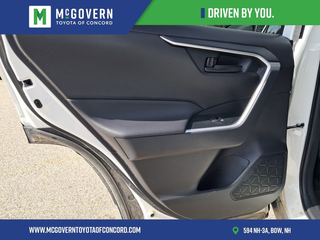Used 2024 Toyota RAV4 LE AWD/4WD image 16