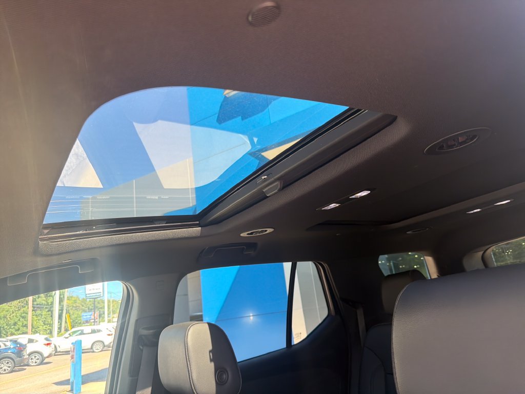 Certified 2023 Chevrolet Traverse RS w/ LPO, Floor Liner Package AWD/4WD image 21