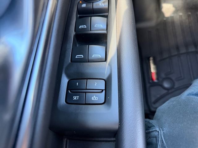 Used 2022 Chevrolet Tahoe Z71 w/ Luxury Package image 18