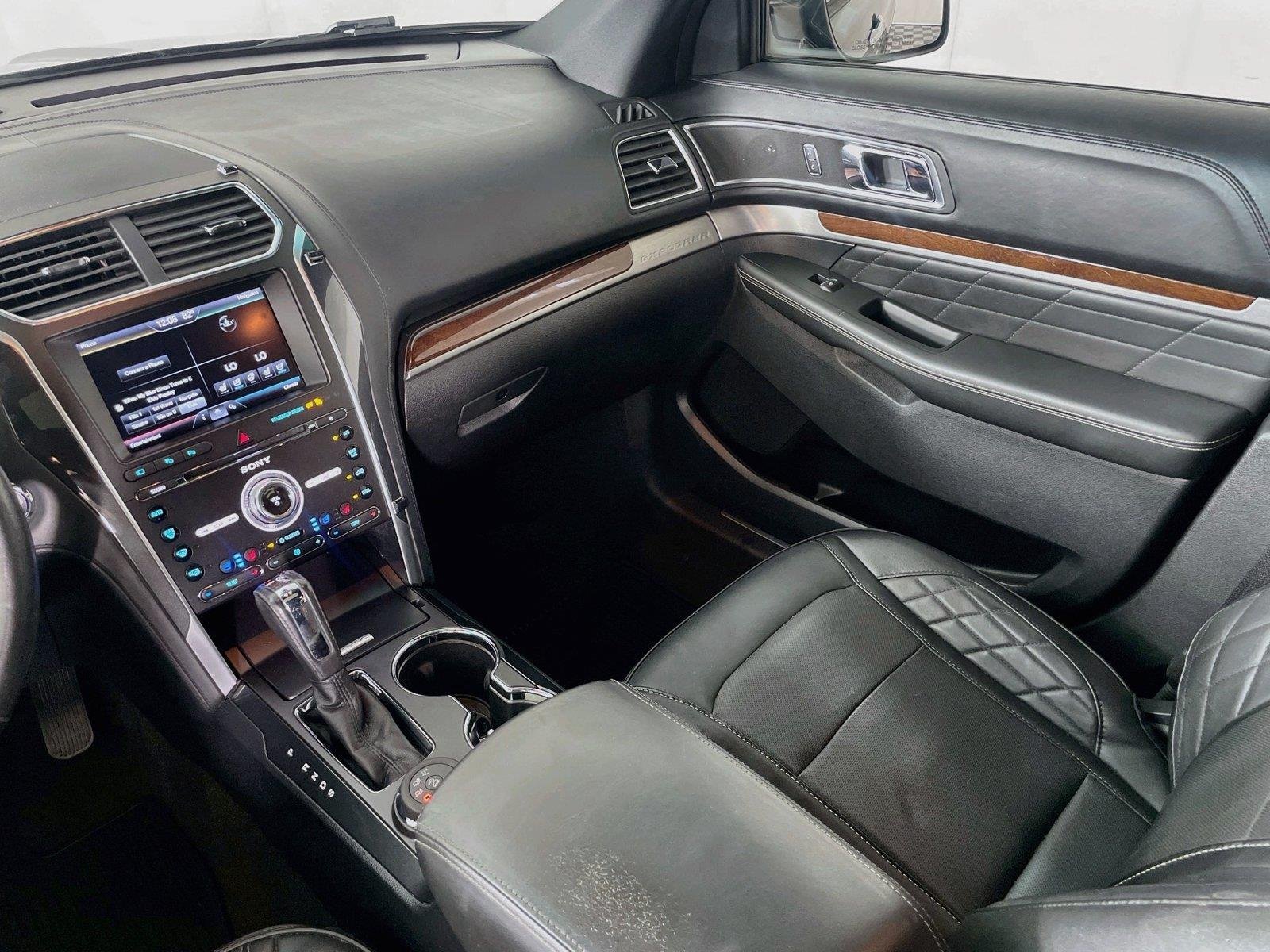 Used 2016 Ford Explorer Platinum AWD/4WD image 26