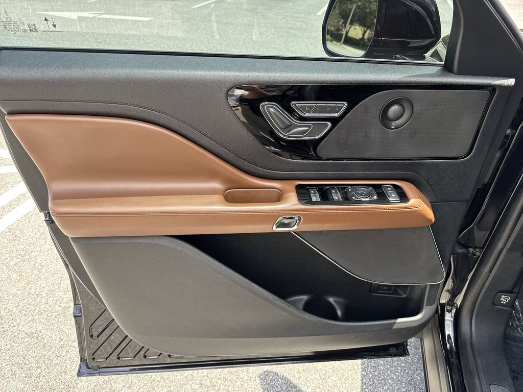 Used 2020 Lincoln Aviator Reserve RWD image 39