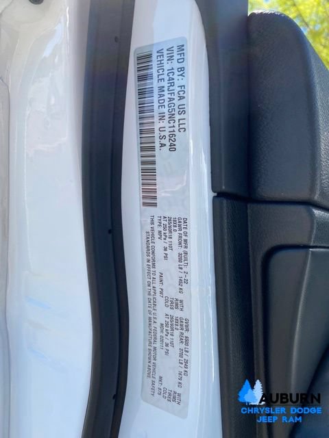 Used 2022 Jeep Grand Cherokee Laredo E AWD/4WD image 35